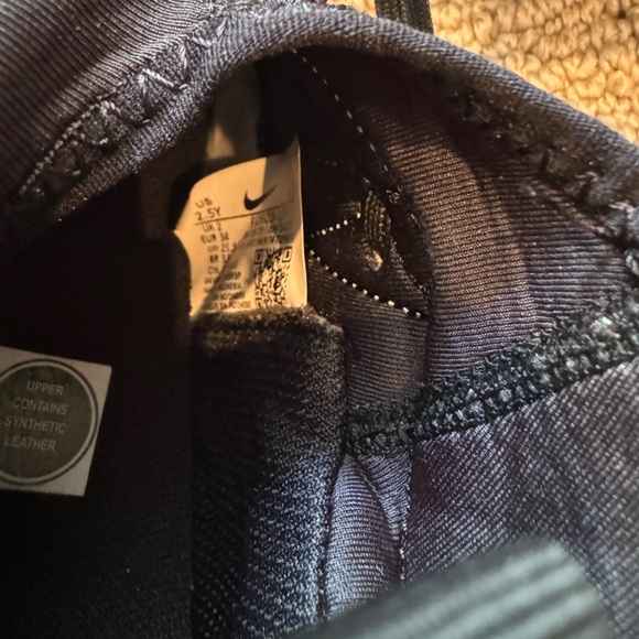 Nike Kids Phantom Luna 2 Club MG soccer cleats - Picture 2 of 5